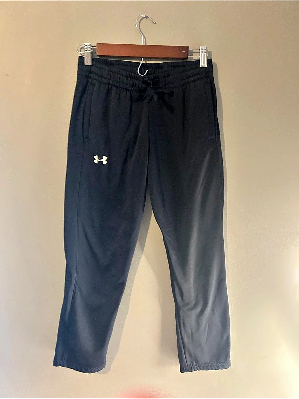 Under Armour Boy’s Youth Sportstyle Joggers in Black Size XL